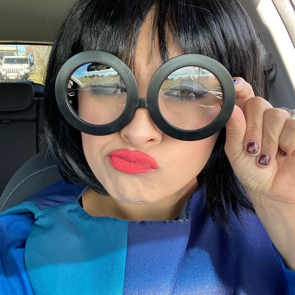 Meet your Posher, Yisel - Picture 2 of 2